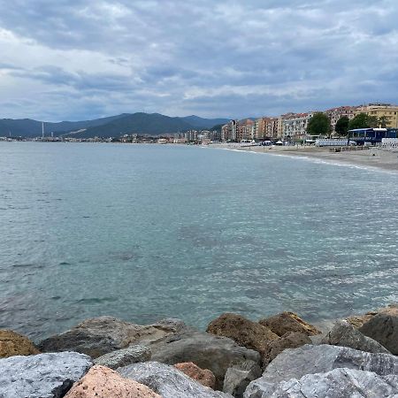 Due Passi Dal Mare Otel Savona Dış mekan fotoğraf