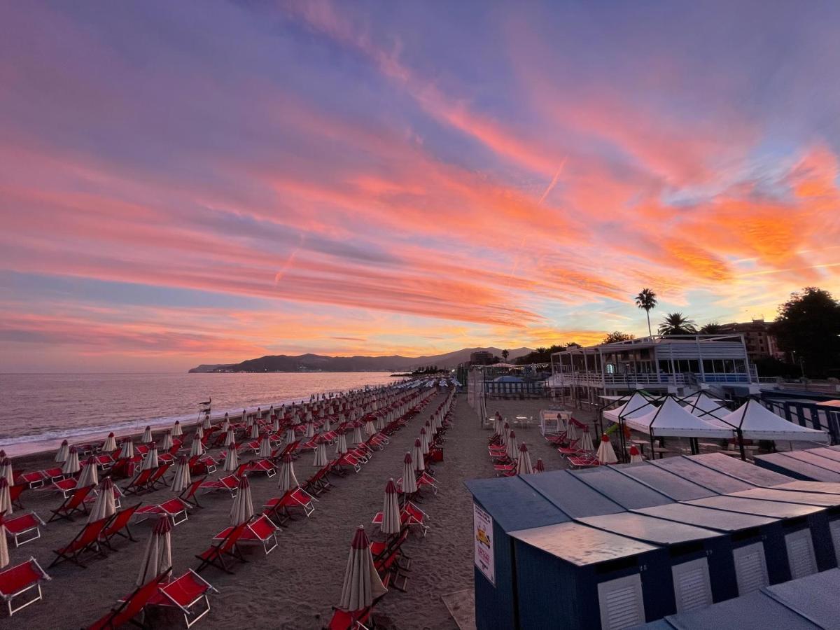Due Passi Dal Mare Otel Savona Dış mekan fotoğraf